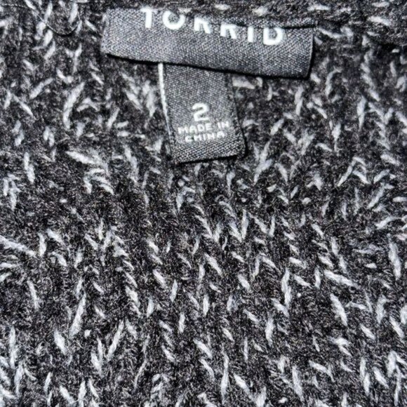 Torrid Womens Hooded Knit Cardigan Sweater Size 2 Black & White - Picture 3 of 8